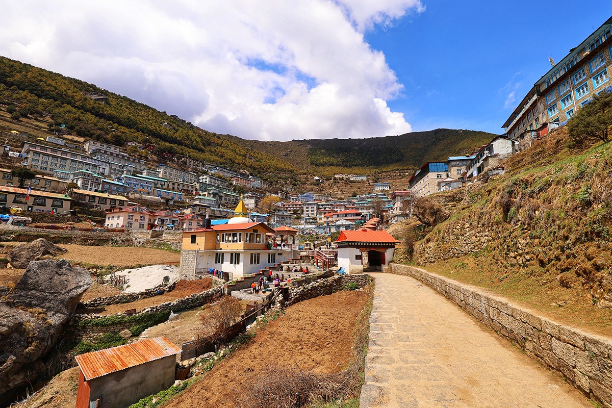 <span> Day 4 </span> Acclimatization Day, Explore around Namche (3,440 m)