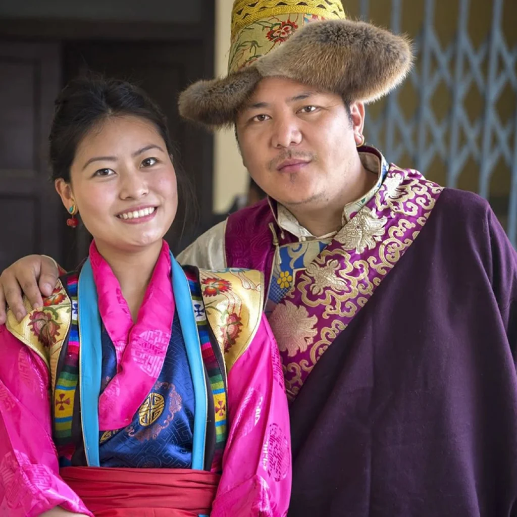 sherpa-couple-traditional-clothing