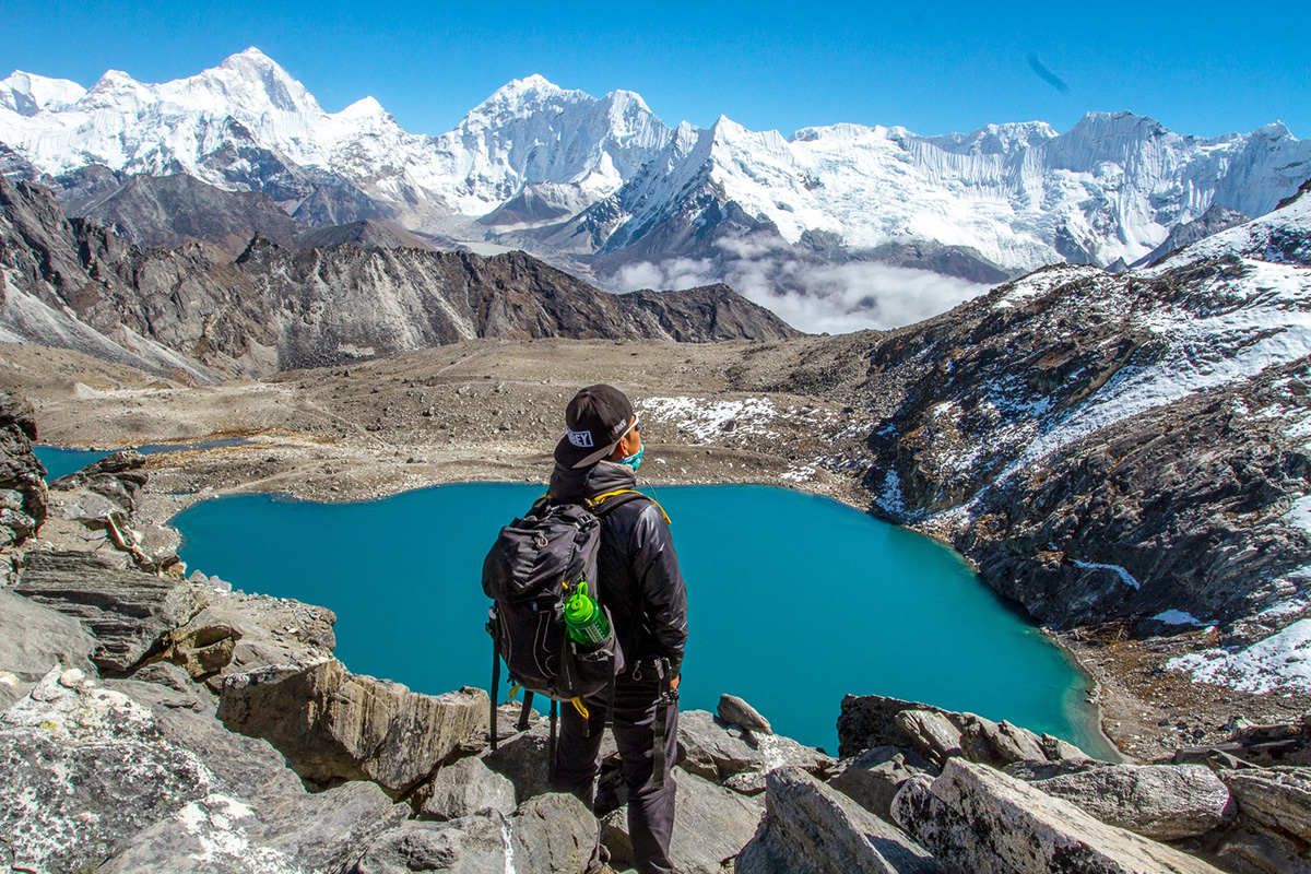 gokyo-lake-turquoise-high-altitude-everest-nepal