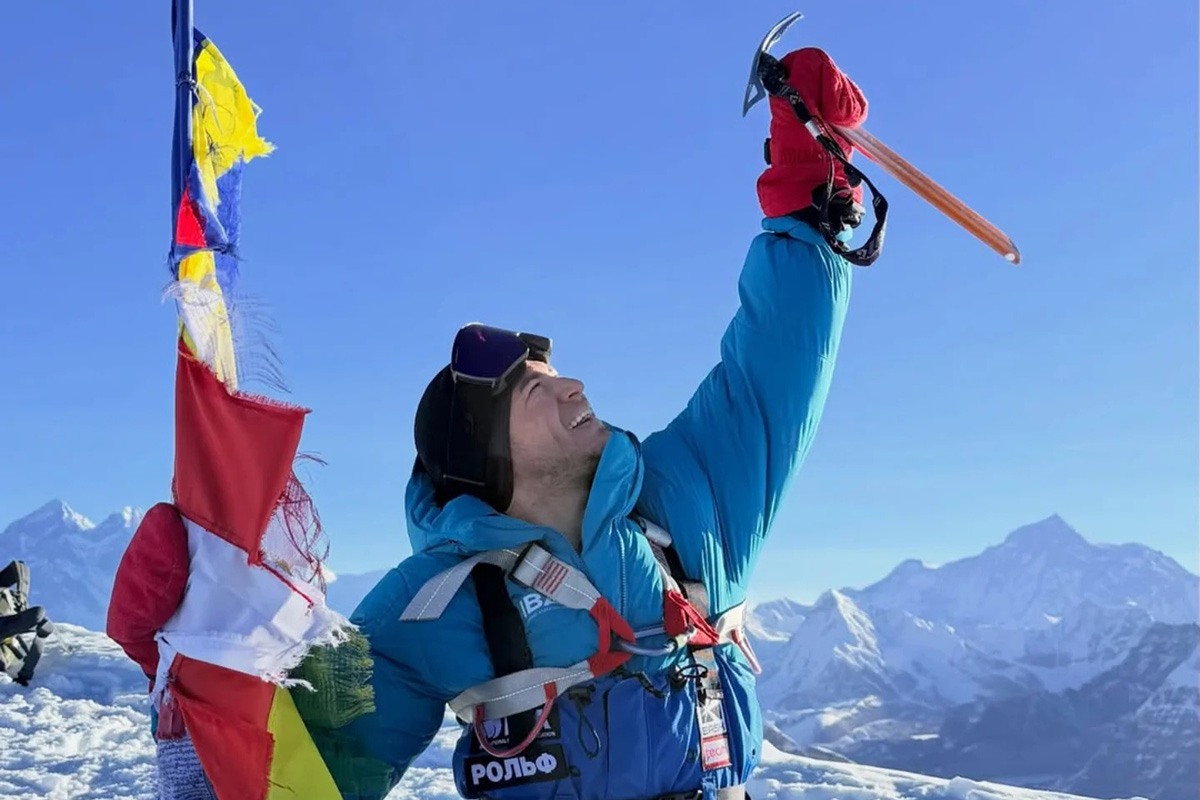 rustam-nabiev-double-amputee-everest-summit-2026