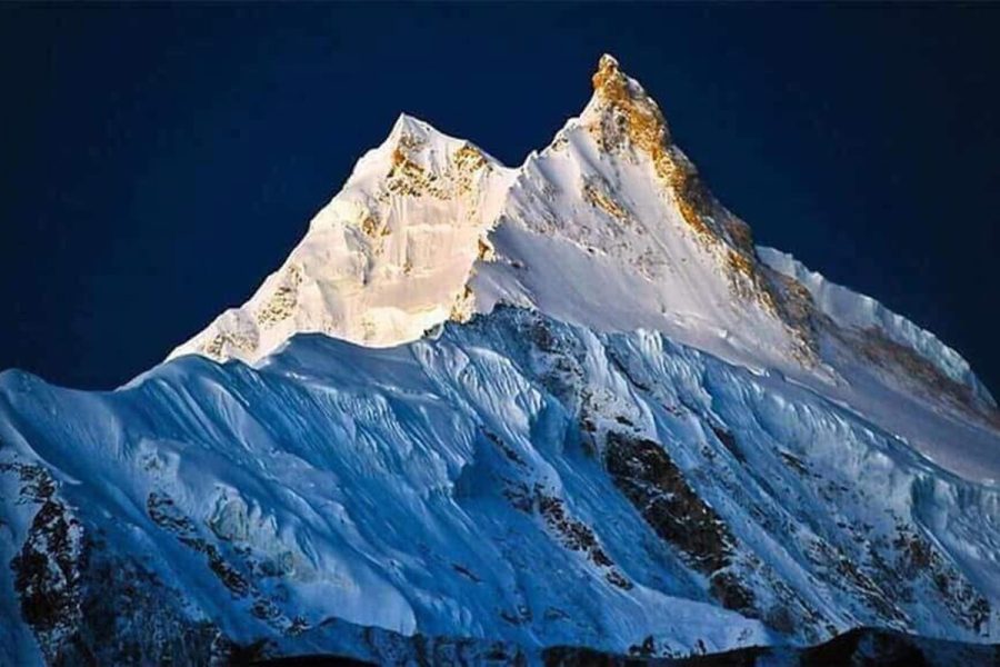 mount-manaslu-eighth-highest-peak-alpenglow-nepal
