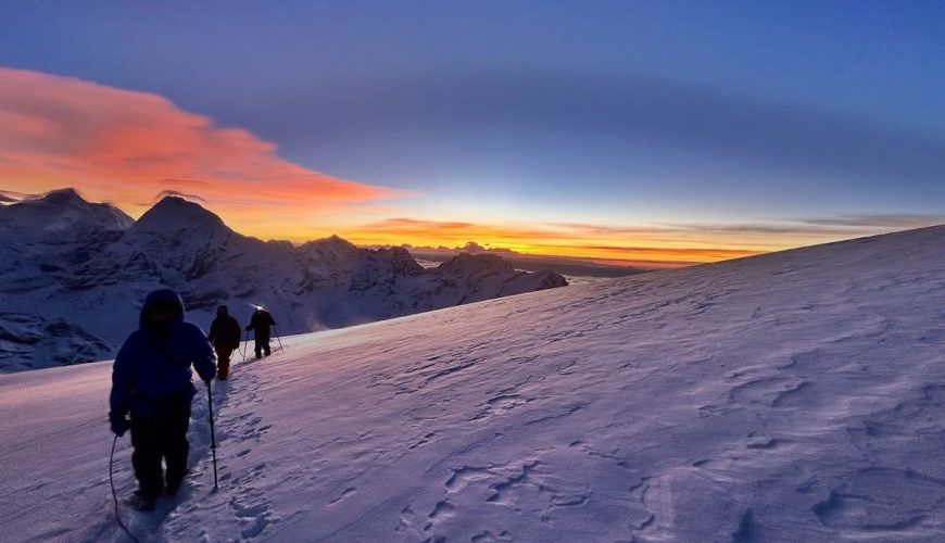 pre-dawn-summit-push-climbers-himalayan-sunrise
