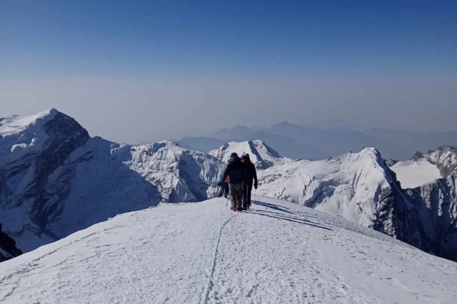 mera-peak-summit-ridge-panoramic-view