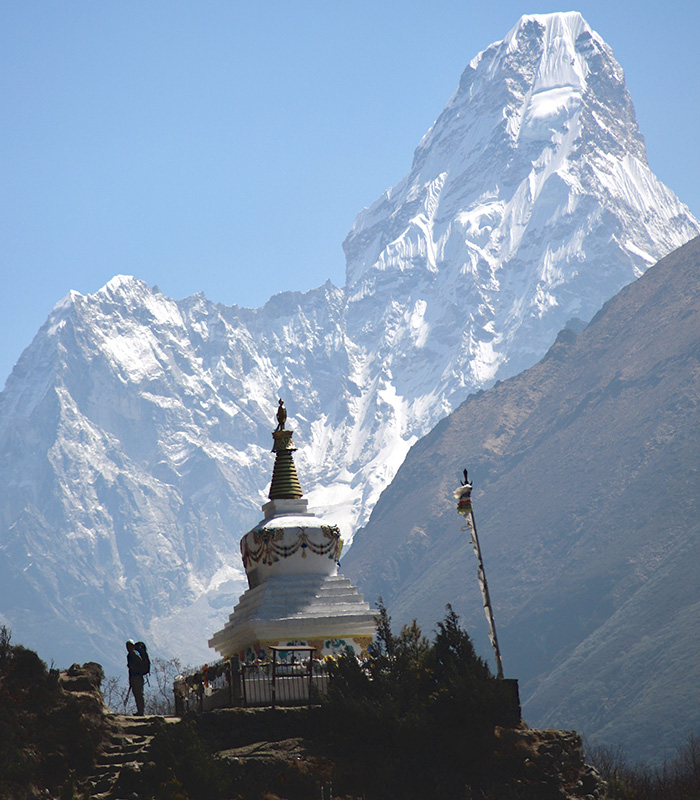 buddhist-stupa-mountain-trail-view