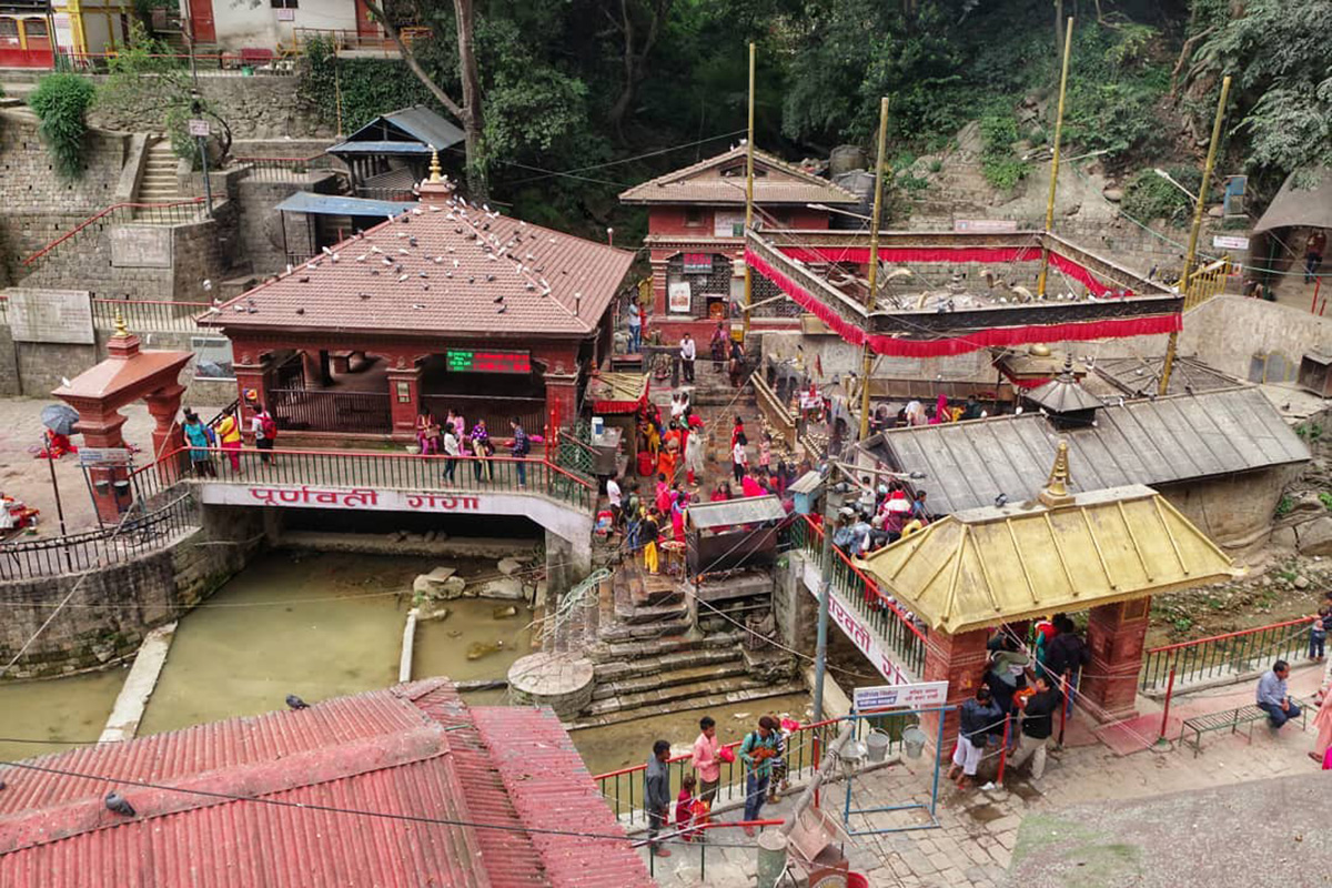 dakshinkali-temple-pilgrims-kathmandu-valley