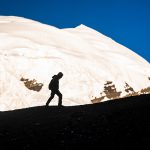 himlung-himal-expedition-trekker-silhouette-glacier